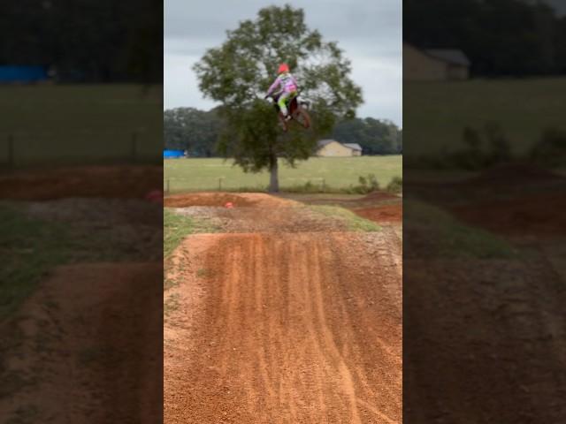 Out here getting supercross ready #race #ride #moto #raycinkyler #rydinwilliams #mx