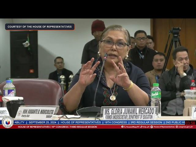 DepEd whistleblower Gloria Mercado shows envelopes supposedly from VP Sara Duterte