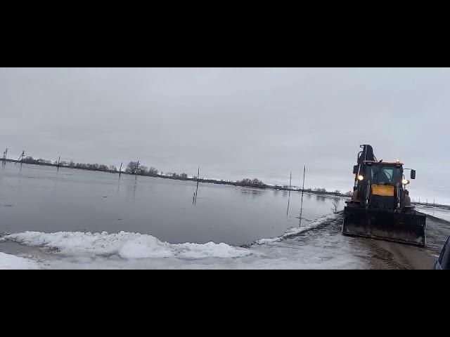 Беляевский район п жанаталап эвакуируют. Сильное затопление