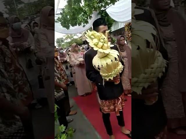 Gatotkaca turun dari kayangan