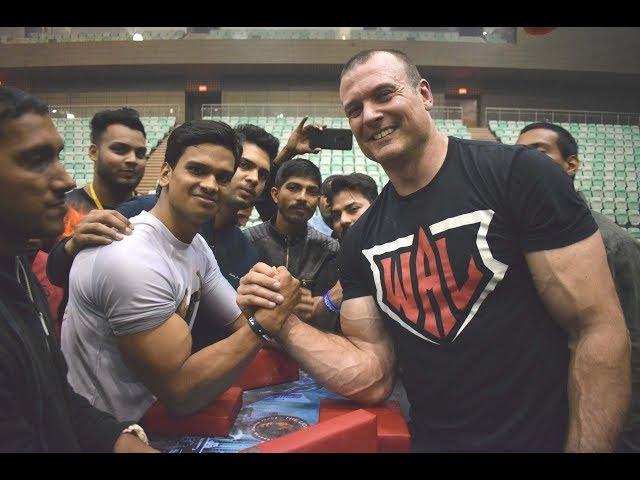 DEVON LARRATT (NO LIMITS) VS AKASH KUMAR (WRIST HUNTER) ARM WRESTLING |ARM WRESTLING INDIA|