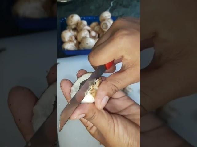 How to clean button mushrooms perfectly before cooking..simple way  #mushrooms #mashroomcleaner