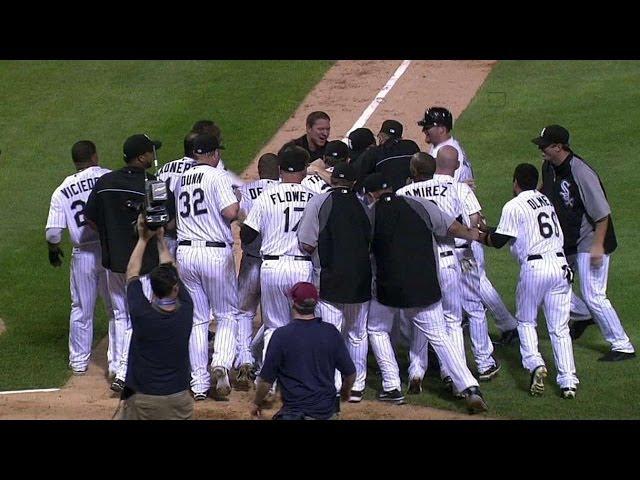 LAA@CWS: Rios cranks a walk-off homer in the 10th