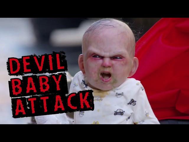 Дьявол в детской коляске. Жестокий розыгрыш | Devil Baby Attack Prank