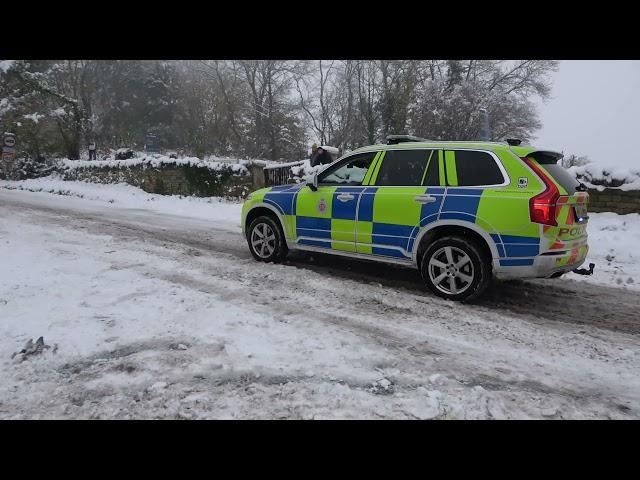 Cars slipping, sliding and crashing in heavy snow in Gloucestershire