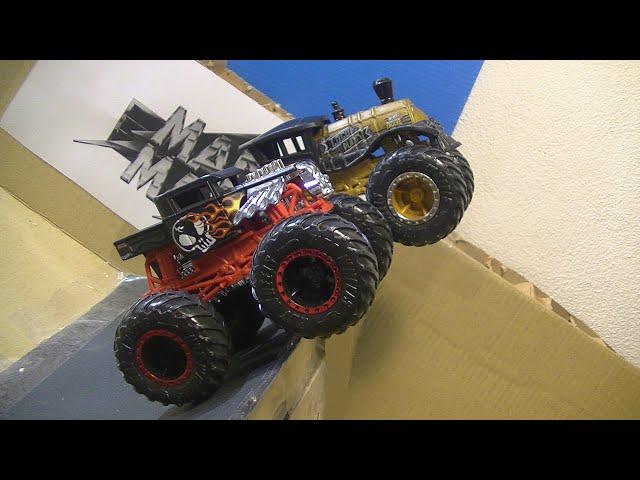 Hot Wheels Monster Trucks Post Apocalyptic Race\Corrida Monster Trucks\Carrera de Monster Trucks