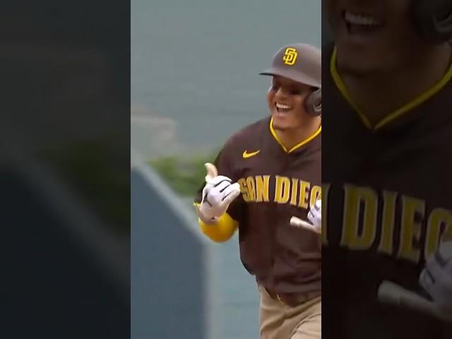 Manny Machado 5th HOME RUN of the season!! San Diego Padres