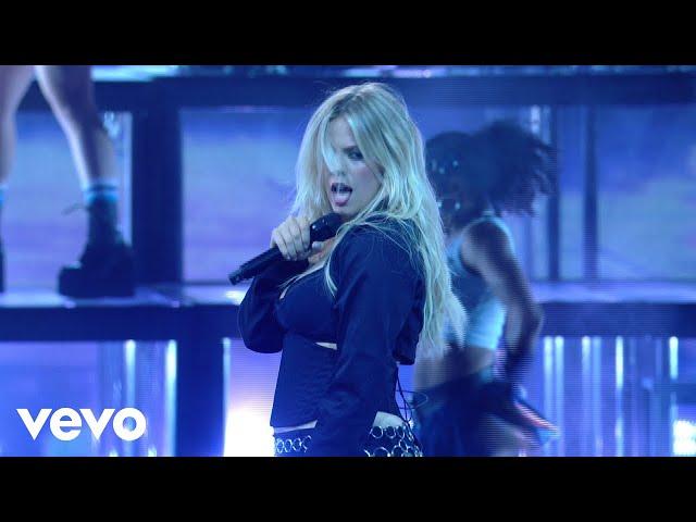 Reneé Rapp - Leave Me Alone (Live From The American Music Awards/2025)