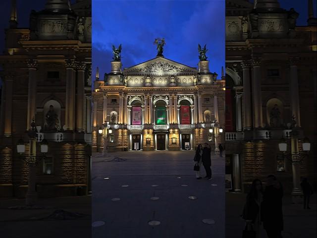 БЕНКСІ У ЛЬВОВІ / Lviv Svobody Ave #мистецтво #art #oldtown