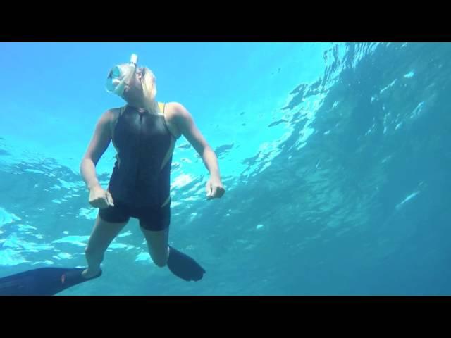 Truli Wetsuits for women goes swimming with the fishies!