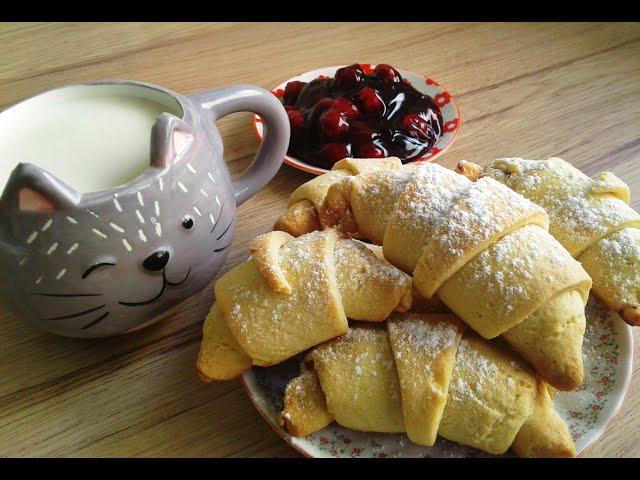 Polish Crescent Cookies - Rogaliki/ Rogaliczki with cherries/ Shortcrust Pastry/Kruche  z wiśniami