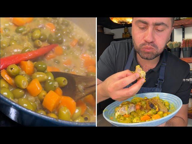 طاجين الزيتون بالدجاج، من أطيب من أنتج المطبخ الجزائري [Algerian Chicken Tagine with Olives]