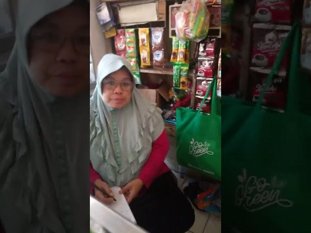 ibu ibu montok lagi menjaga warung nya part 4