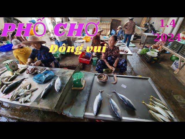 I Found Asia's CHEAPEST Seafood Market ietnam Travel Vlog