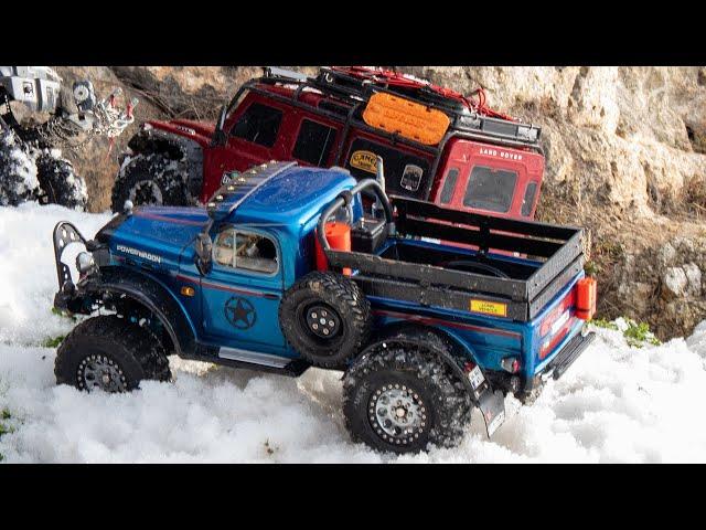 Axial SCX10 Chassis RC Truck - Short Demonstration In The Winter