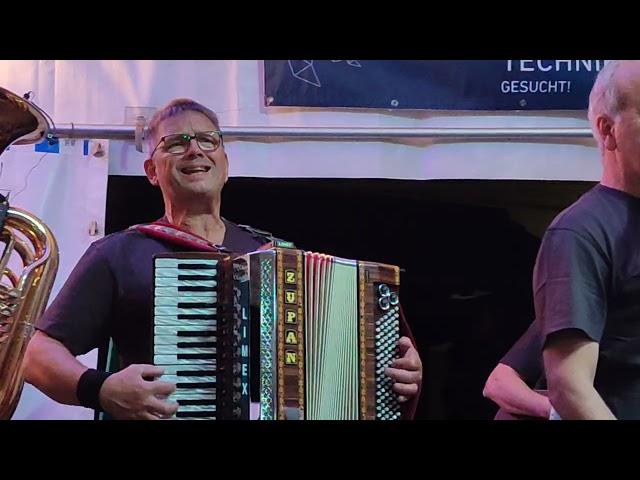 Grüne Tannen-Rucksackmusikanten -Niederlauer-11.05.2024