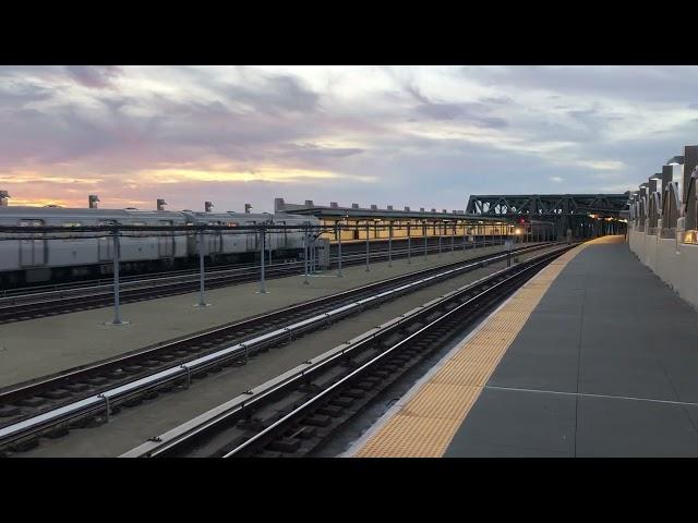 G Train and Diamond F Train at Smith and 9th Street (10/31/24)