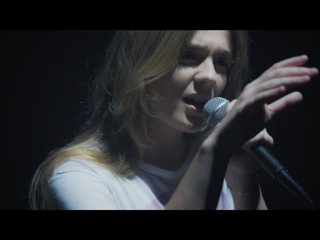 Em Rossi - No Easy Way (Acoustic)