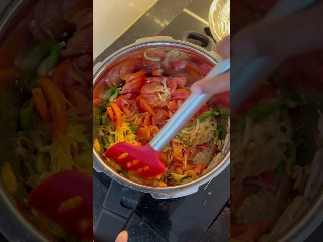 Simple Tomato Pulav in Pressure Cooker #tomatopulao #food #shorts #viral #trending #youtubeshorts