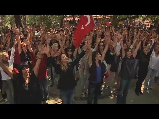 Opera and ballet stars hold dance protest in Ankara, Turkey