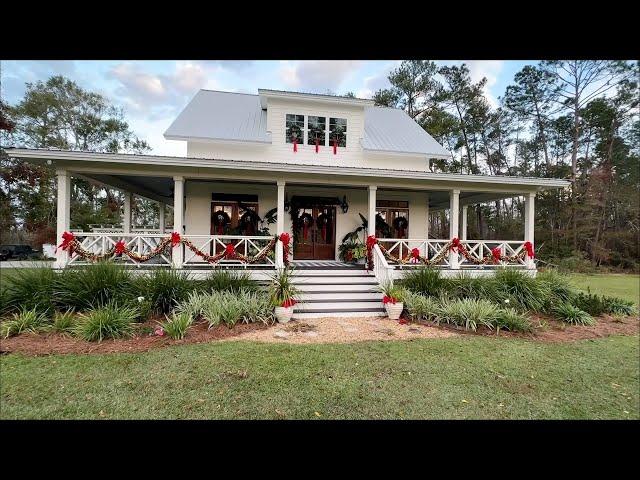 Let's Tour this Modern Farmhouse Cottage for Christmas!