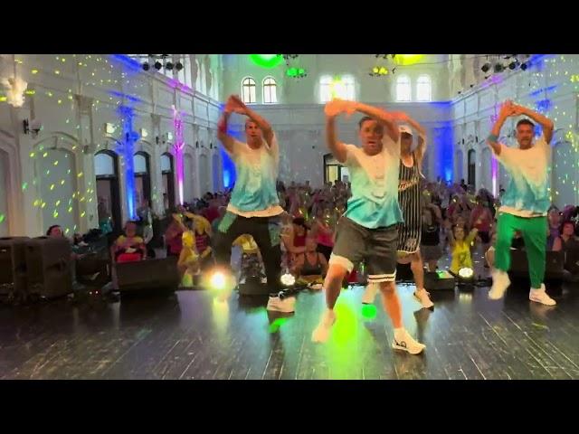 Zumba fitness - Beat Of Your Heart - Purple Disco Machine & ÁSDÍS