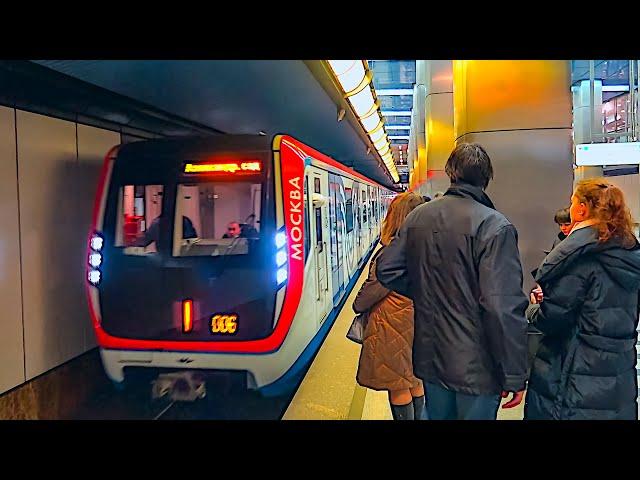 Railway. Moscow Subway. Ride from VDNKh station to Bagrationovskaya station/ Московское метро. ВДНХ