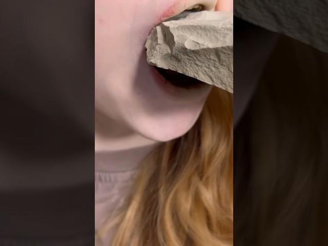 CLAY EATING ASMR BY SWEET CHALK #brownclay #multanimitti