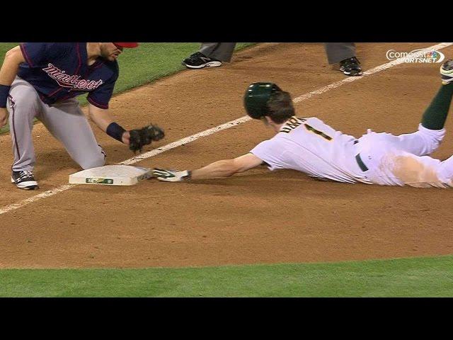 MIN@OAK: Burns steals third base in the 10th