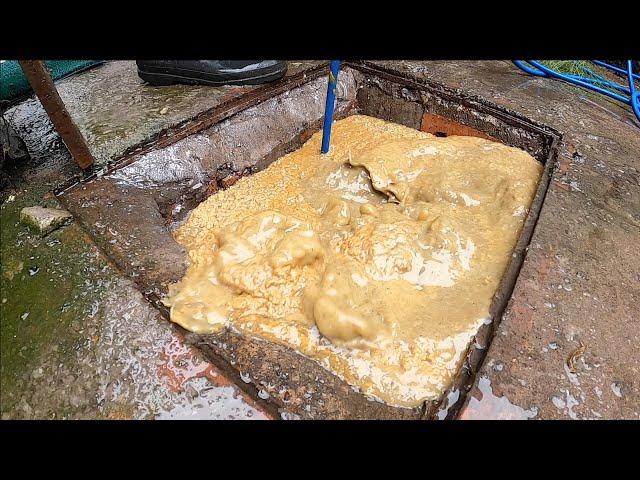 Badly Blocked Manhole Unblocking - Satisfying Clean Up