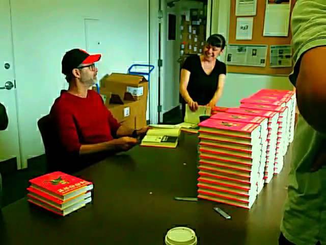 Christopher Moore Signs 700 Copies of "Secondand Souls" - Timelapse