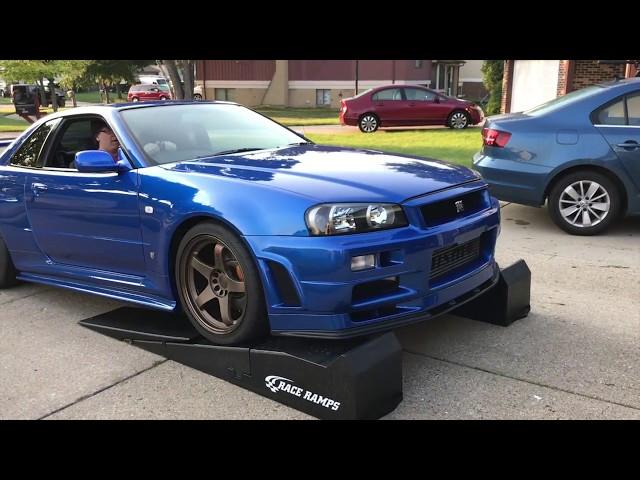 Oil Change on the Nissan R34 GTR V-Spec