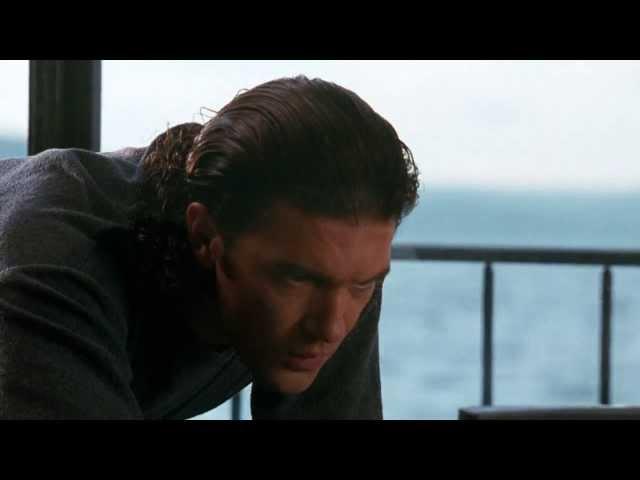 Antonio Banderas Assassins laptop scene