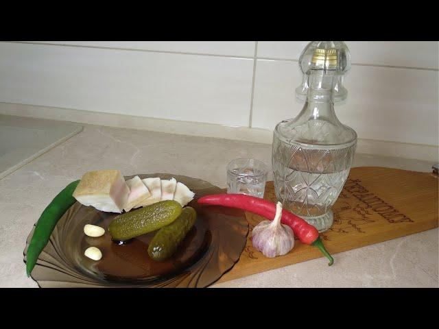 КАК ПРИГОТОВИТЬ ВОДКУ 40% об. ИЗ СПИРТА 95% об../ Петр Север - кулинария.