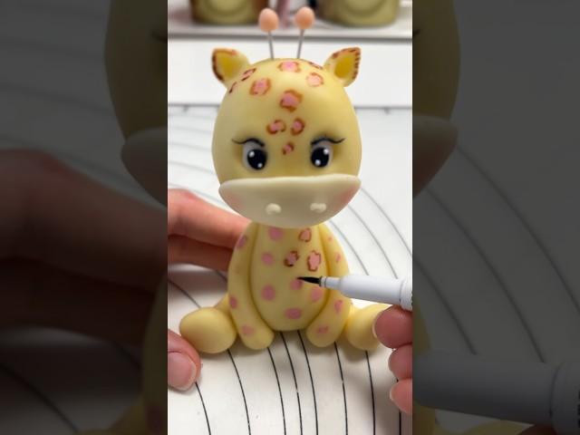 Cute giraffe from sugar paste/ жираф из мастики