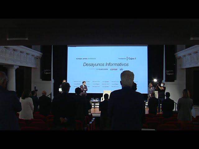 Minuto de silencio en el primer desayuno de Europa Press Andalucía