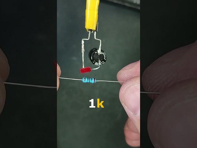 Simple blinking LED circuit with BC 547 - Strobe light