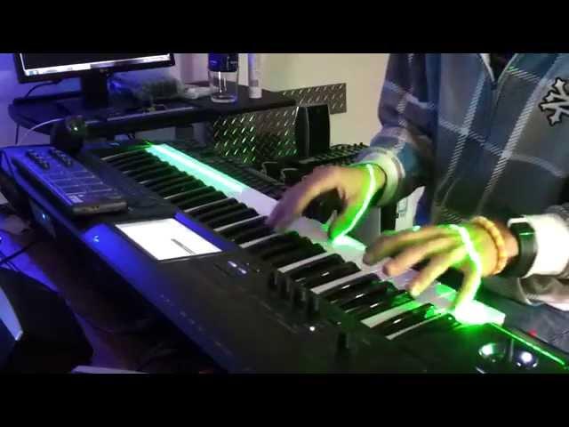 Amazing Keyboard skills By Joe Spina Bedajuice Trills shreds etc.