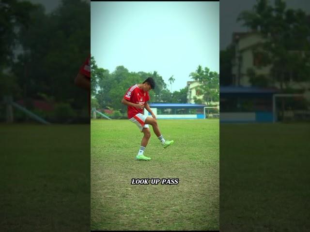 Look up pass ️ #footballshorts #enjoyfootball #ytshorts #enjoysports #footballmatch #ytshorts