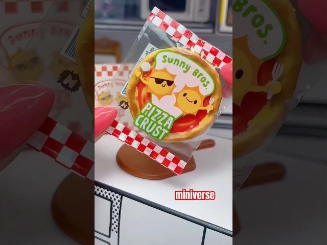 Let’s make a MINI pizza! @officialminiverse #miniverse #miniature #shorts