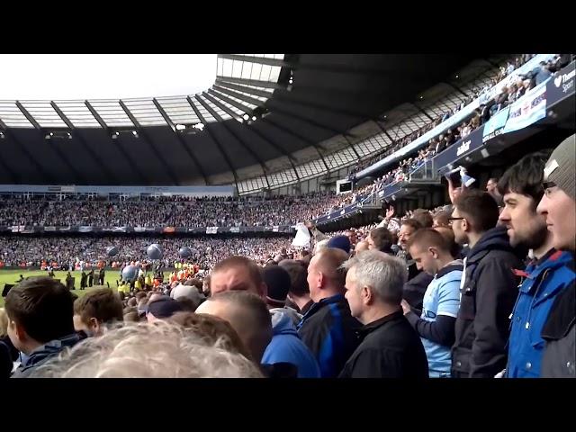 Manchester City fans singing Wonderwall