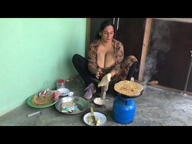 "zakia"A Beautiful Village Girl Busy with Traditional Roti-Making! #vlog