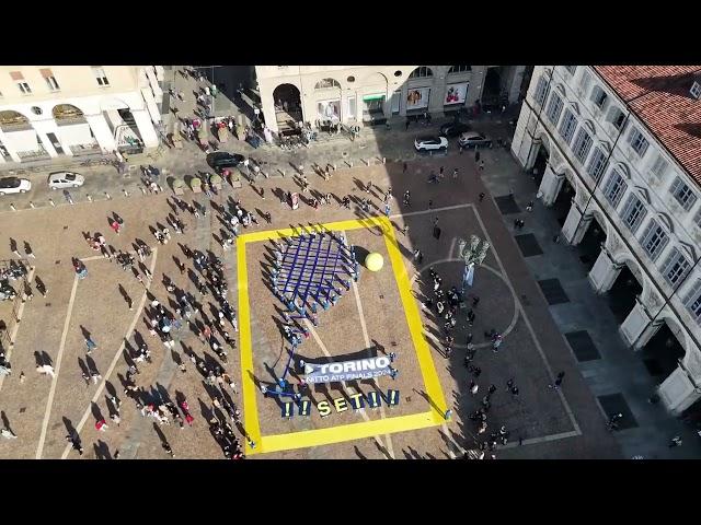 Flashmob ‘Finals in Frame’ con mega racchetta live a Torino per le Nitto ATP Finals