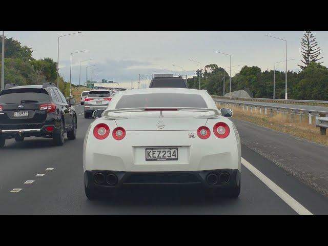 Following R35 GTR 4K Ultra HD 60FPS