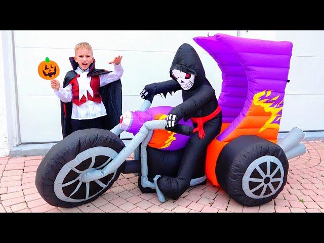 Vlad and Niki have a Halloween party - Funny stories for kids