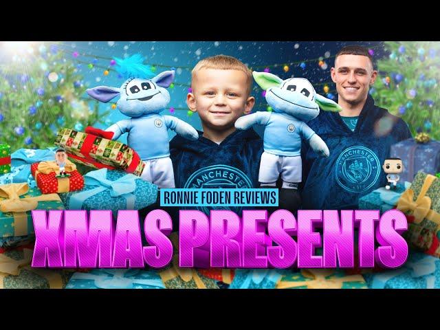 ADORABLE! Ronnie Foden reviews City Christmas presents with his dad, Phil Foden!