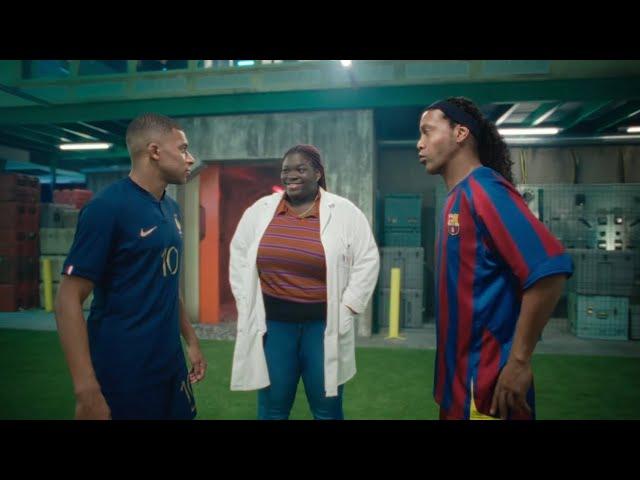 Amazing New Nike World Cup 2022 Advert with all legends (R9 , CR7, Ronaldinho and Mbappe)