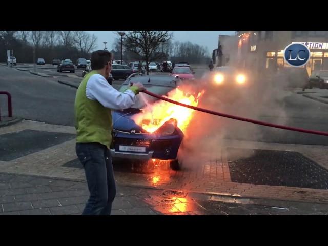 LC video: Autobrand bij supermarkt Harlingen