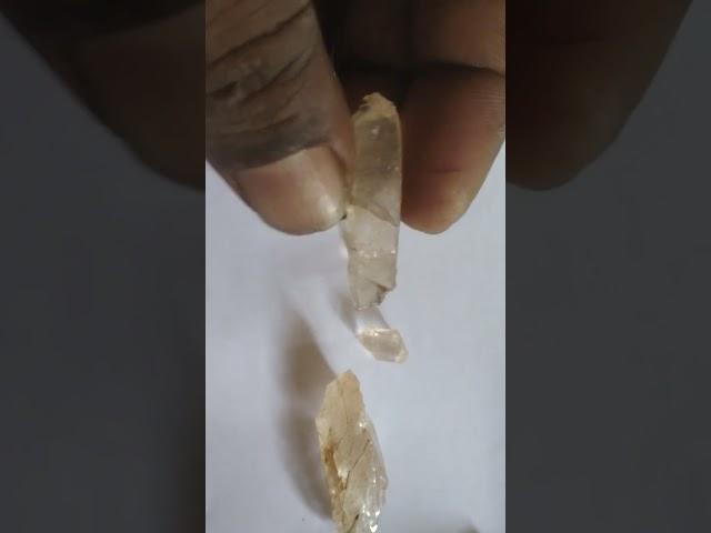 Testing at home easily different between diamond and crystalline quartz crystal