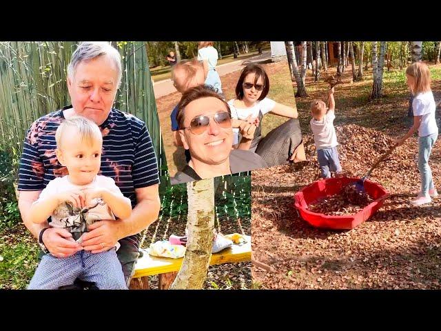 Сергей Безруков привез троих детей и любимую жену Анну Матисон к своим родителям на дачу